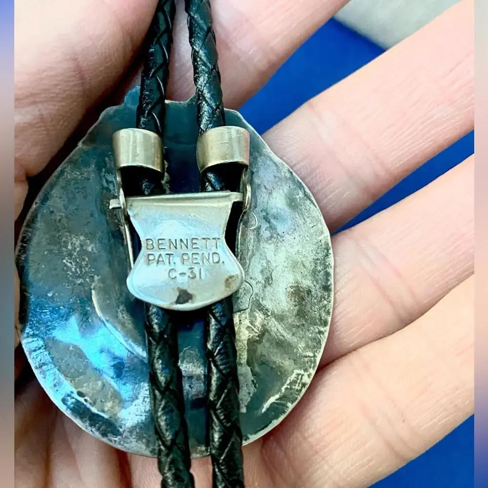 🚫SOLD OUT🚫 Vintage Turquoise Bolo Tie Signed SW |Silver |Bennett Patent - Picture 5 of 9